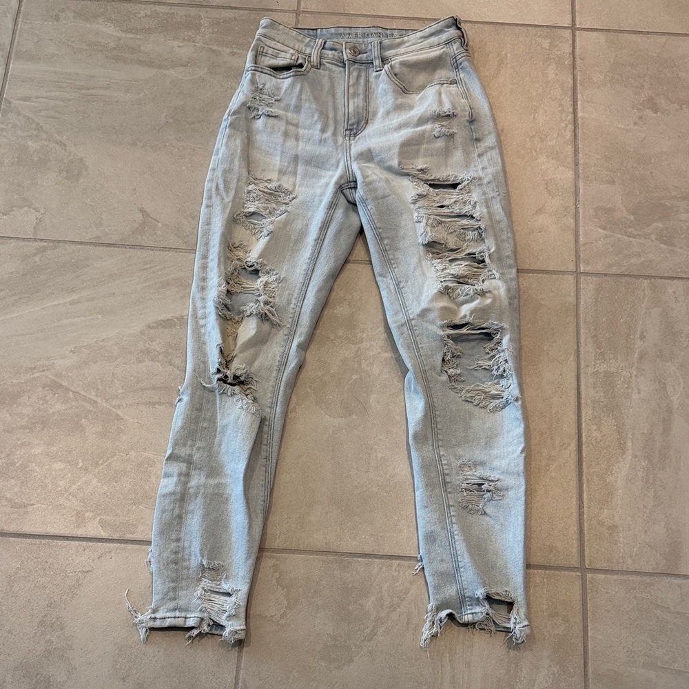 American Eagle Outfitters Light Blue Distressed Boyfriend Jeans